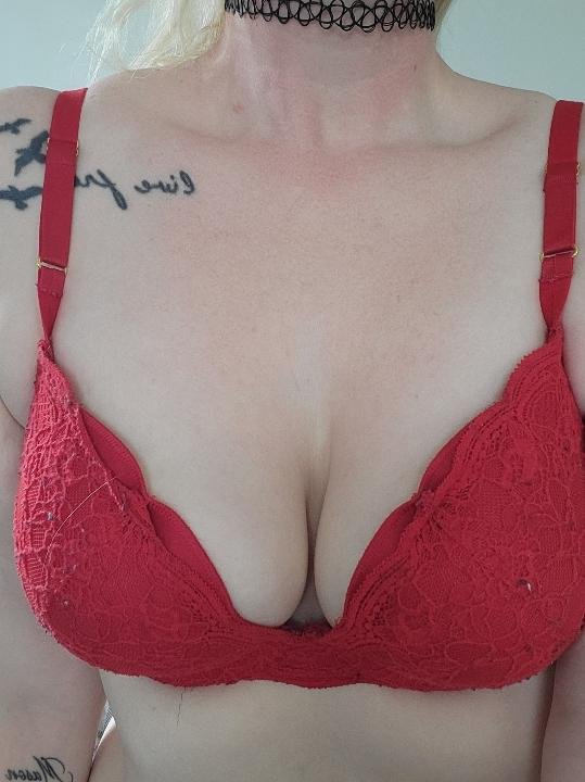 Wife With Perky Pierced Tits #H45U2FC2