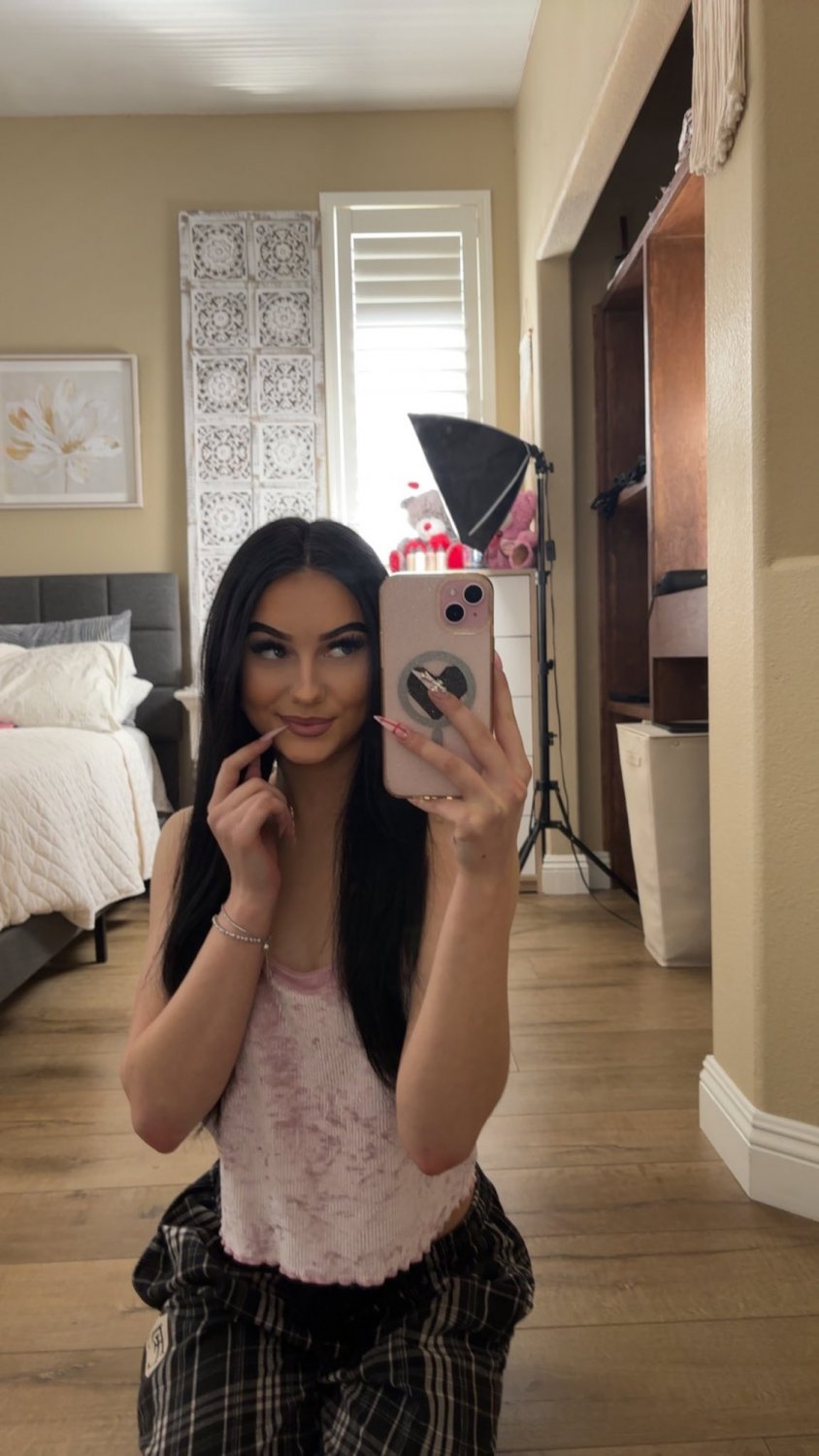 19yr slut can take my virginity, WOW😍😍😍 #H7UntfK2
