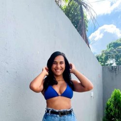 Crente morena gostosa