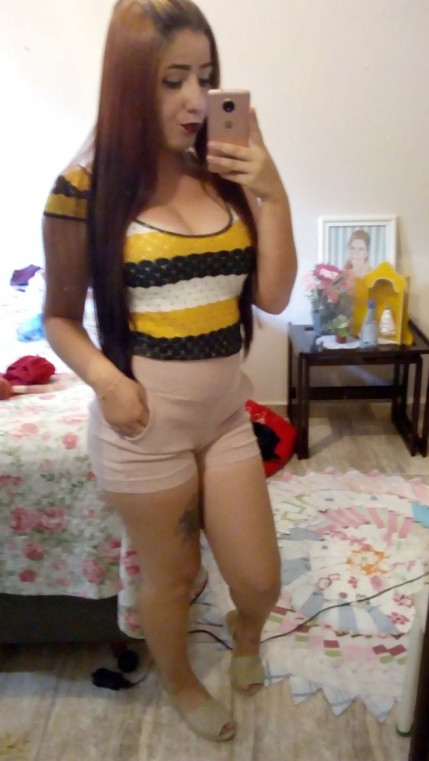 Ruiva paulista mostrando os peitos #hEoP5b0y