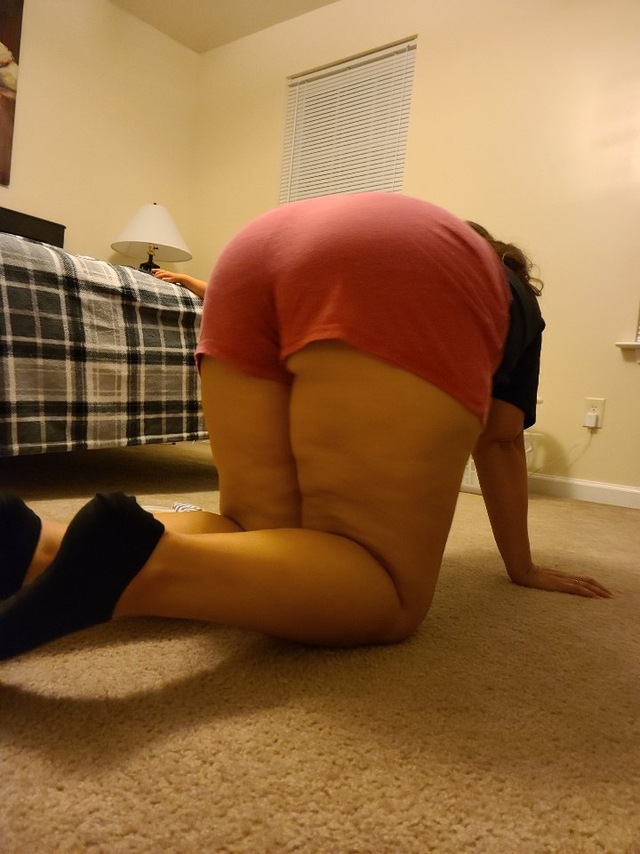 What do you think of my stay at home Army wife? Tele Grumparmyguy or kik thatsatank #hhHYMOVS