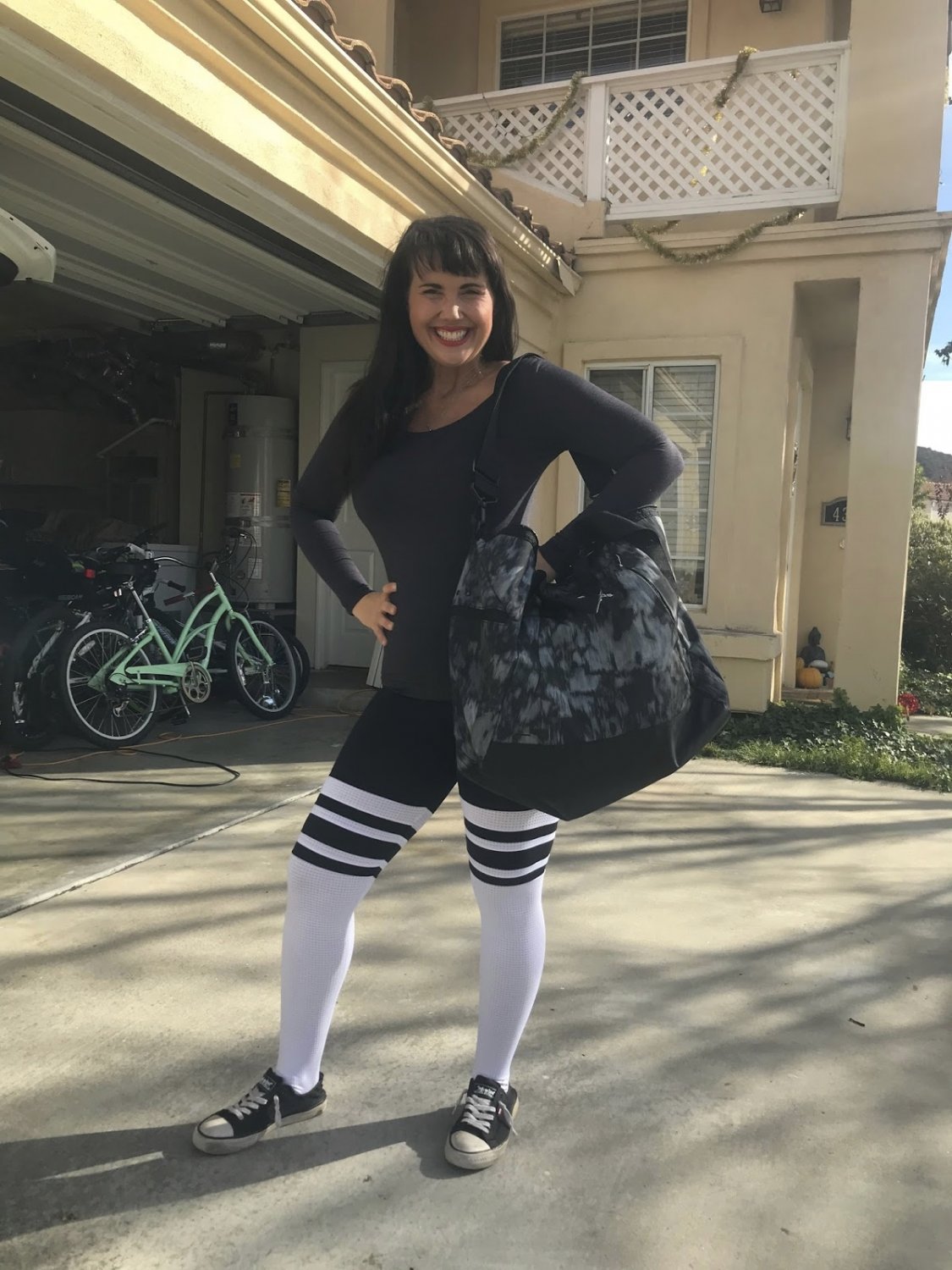 hs2e1mlg Best Friends mom in sports bras and yoga pants #hS2e1mlG