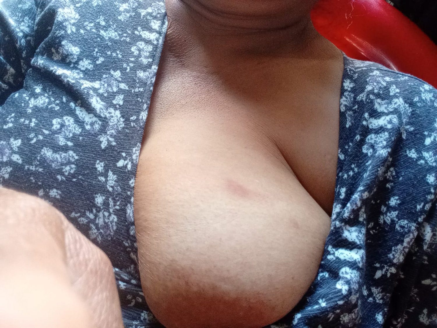 LE Ofrezco DINERO A LA MAMÁ DE MI AMIGO PARA REVENTARLE EL SAPO 💵💵.. ENORMES TETAS DE MILF MORENA #HuKxXQT5