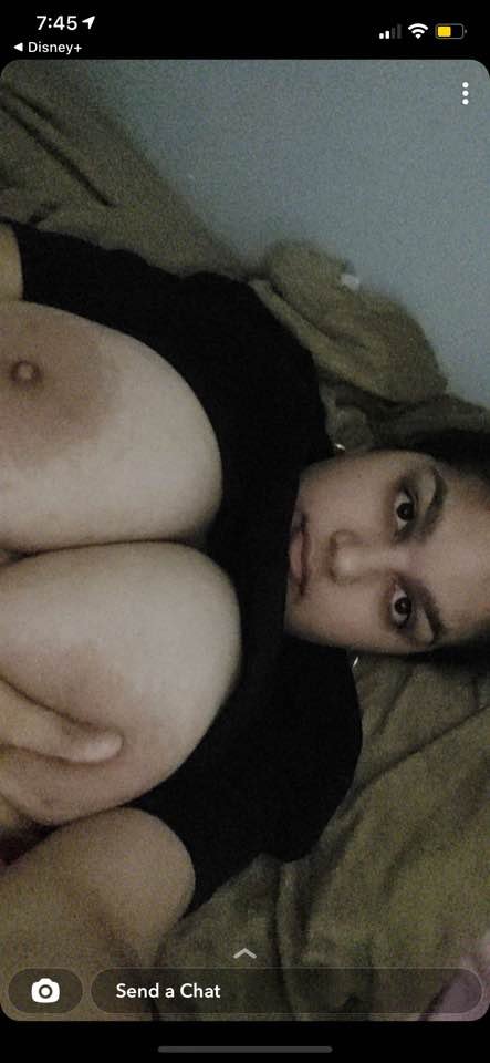 Snap slut. Kik:hawk_1173 #Hw9R6k8N