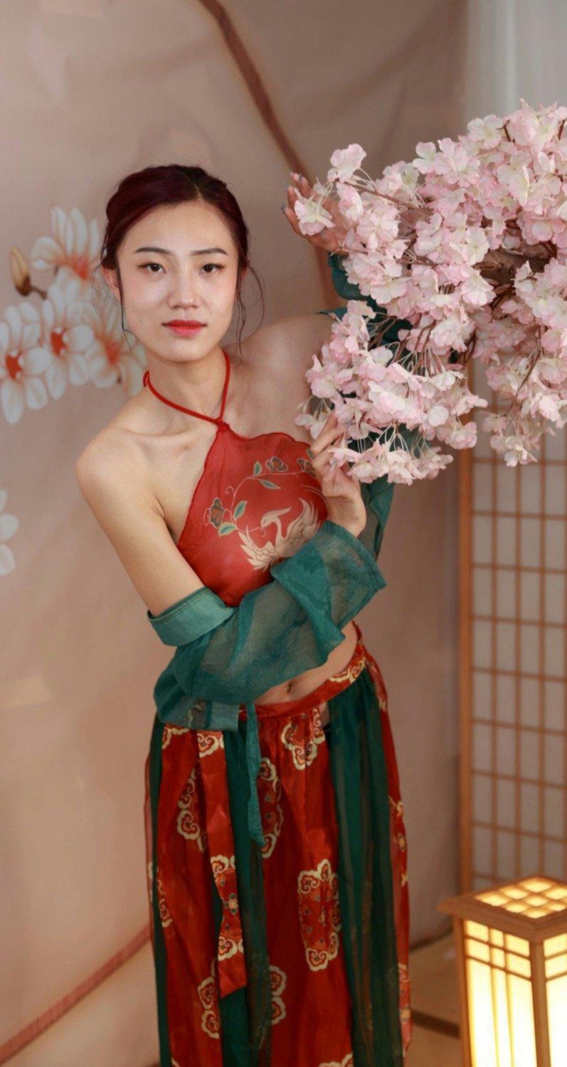 Chinese Model in Sexy Chinese Traditional Lingerie #I3aT5ATB