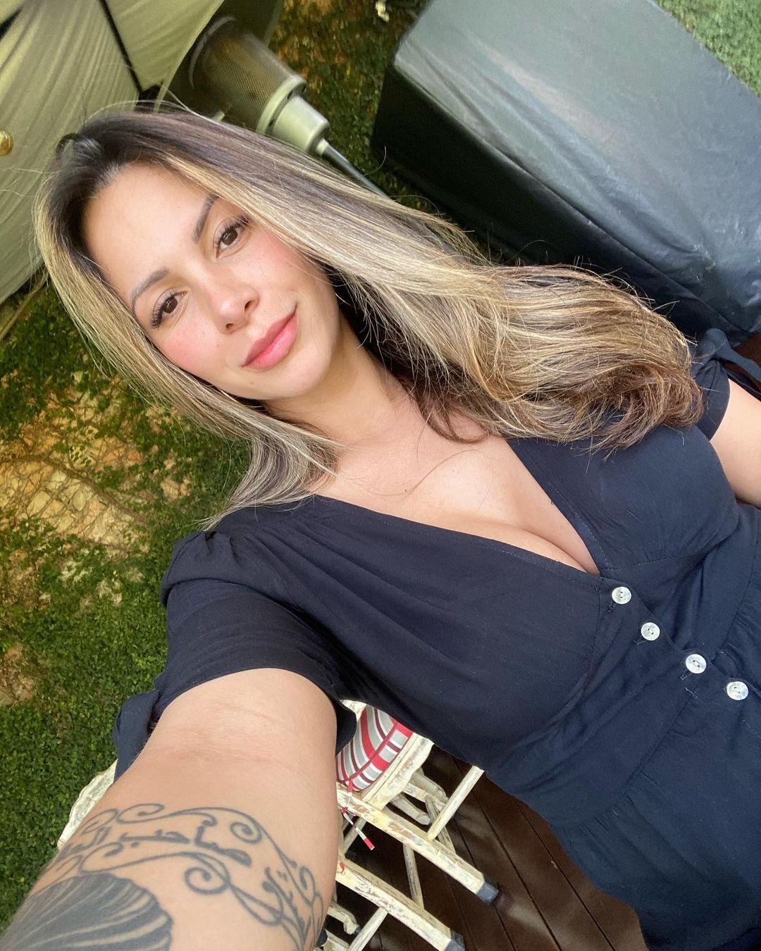 Iris AkA Mello (Carol Miranda; Sobrinha Gretchen) #i85QEvOi