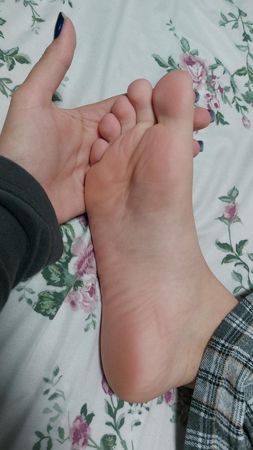 erome user's gf feet and soles #iapSHz1C