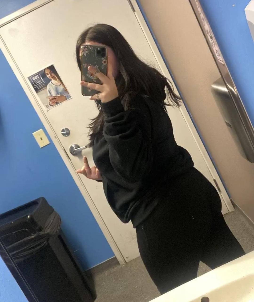Wanna make my irl a webslut #ic3XzegT