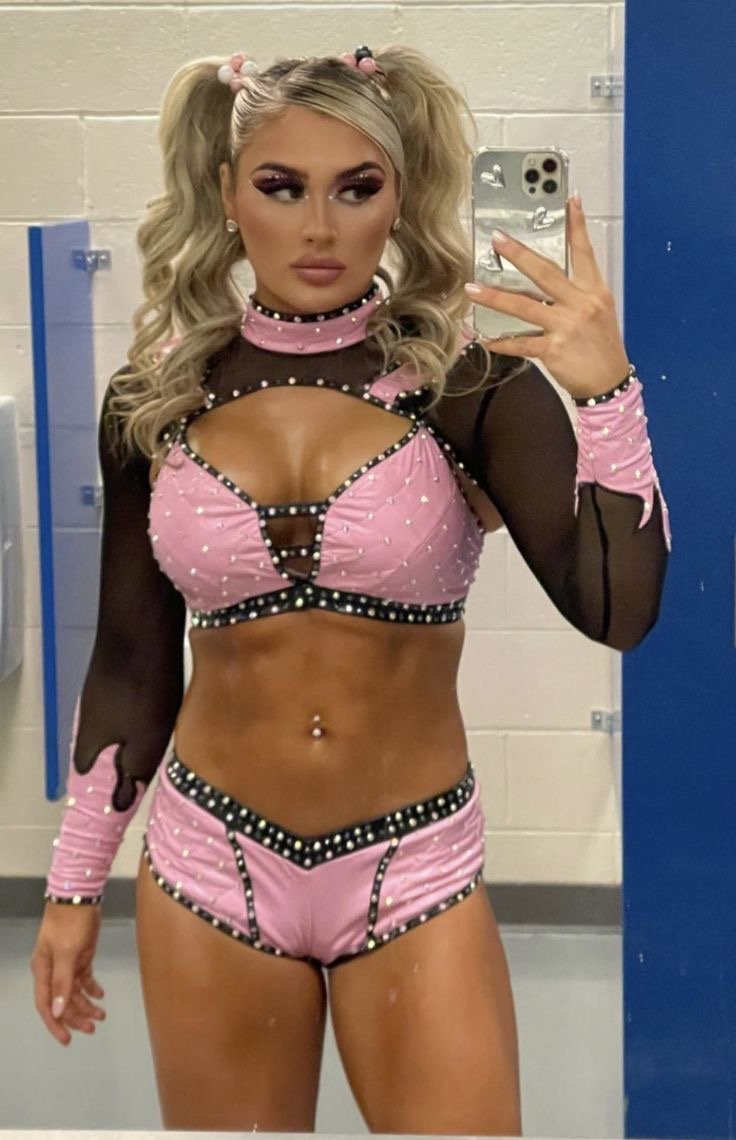 WWE Tiffany Stratton #iCAEDz1V