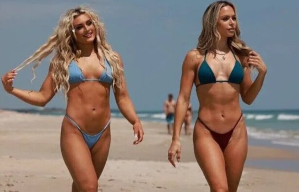 Tiffany Stratton And Sofia Cromwell Are Willing To Make You Cum With Their Tight Bikini Bodies #IHFIeZVQ
