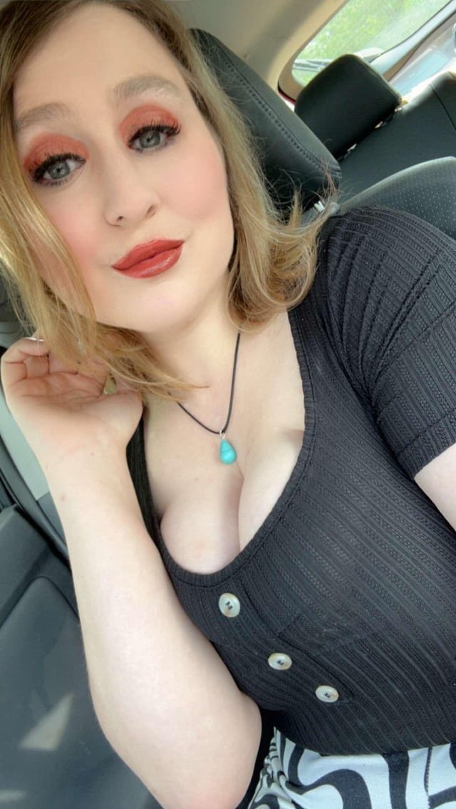 Fuckable Moms #iIhwNzse