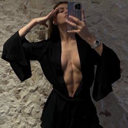 Wow…sexy girl !!!