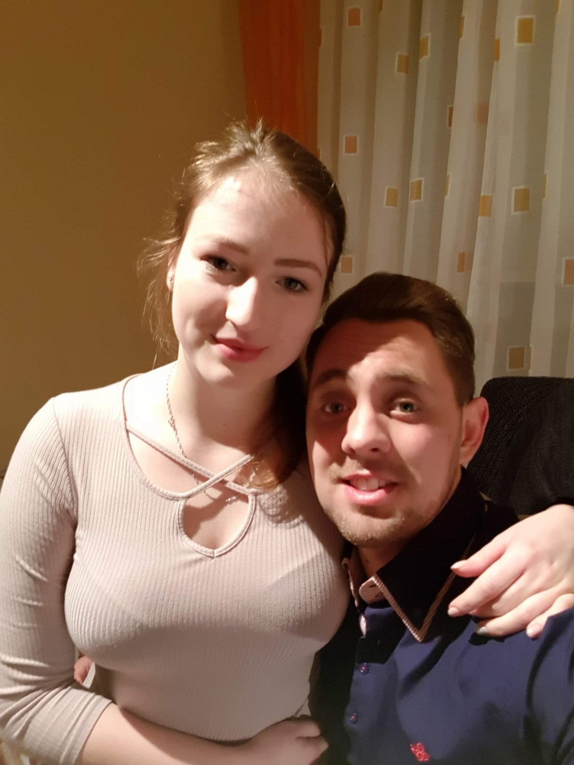 Lucky guy's two hot ex girlfriends #IL0Tl3ic