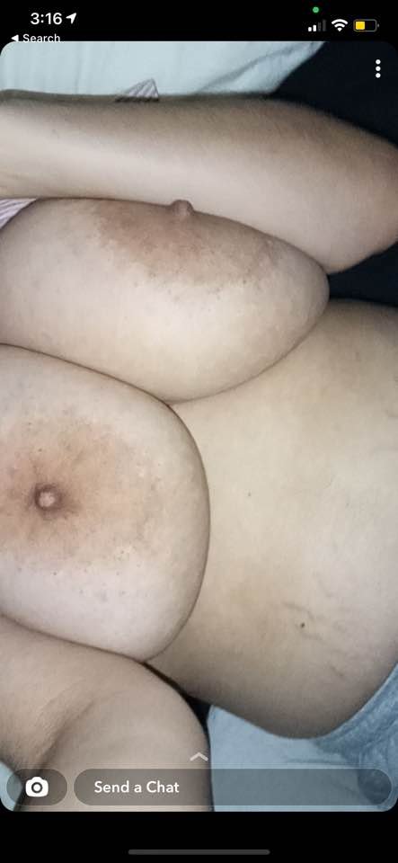 Snap slut. Kik:hawk_1173 #IVP3pDSC