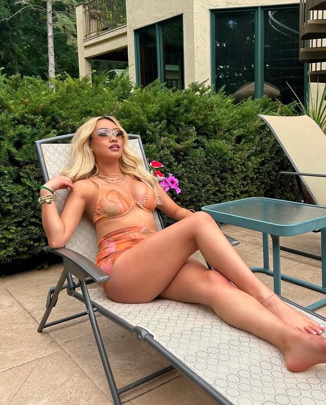 Sexy busty ABG MILF Nubs #IweYnuiM