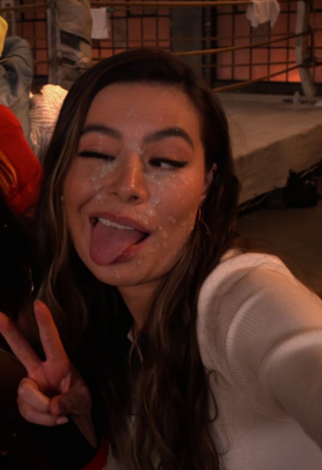 Miranda Cosgrove (iCarly) Cum Facial Fakes #izeLneyL
