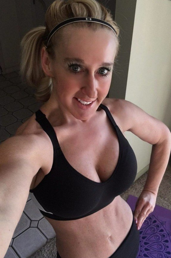 Blonde cougar #JbRmmAFL