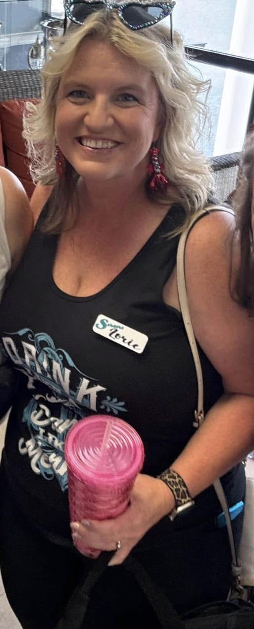 Wonder if Lorie or her husband realize that her big “gorgeous” tits have been seen by thousands #jdgicX0B