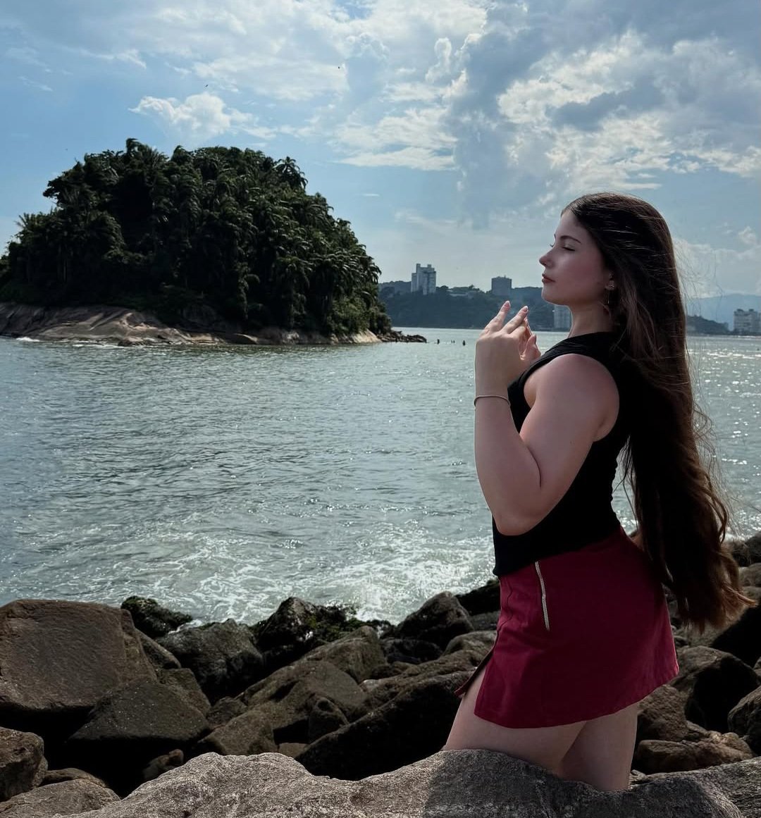 para alguns que pediram e também eu já iria trazer então esta aqui. Sophia Bianco 😏🔥💦... #jDs3wkAR