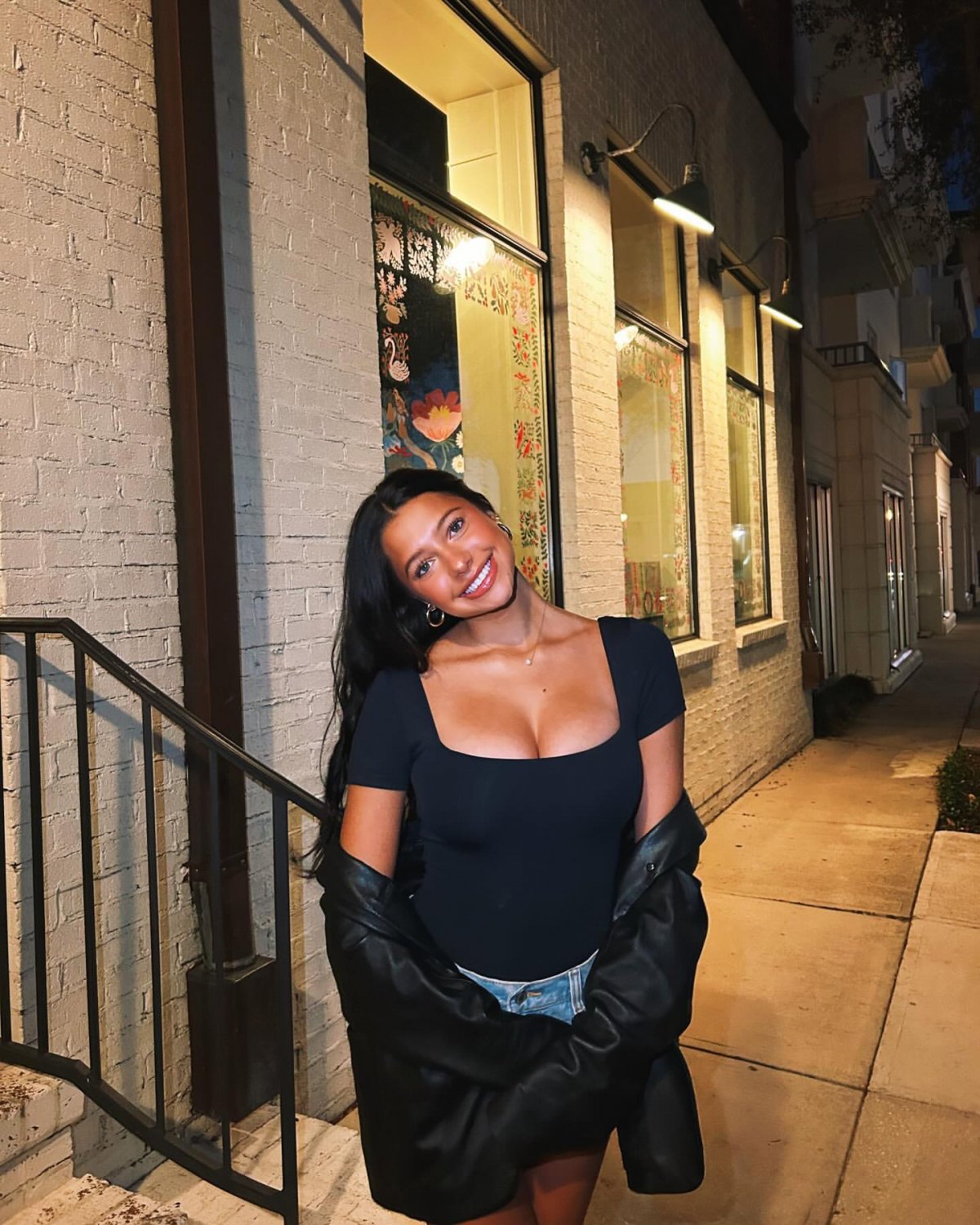 Teen cutie loves to show off her sexy body #jfwJxnov