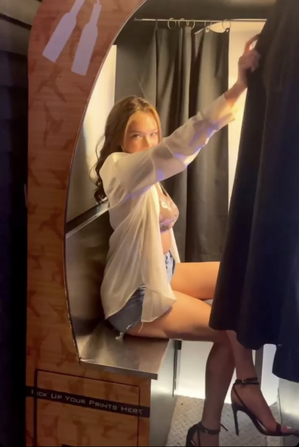 All natural pretty eyed Sydney exposing herself #jI9lE5Tj