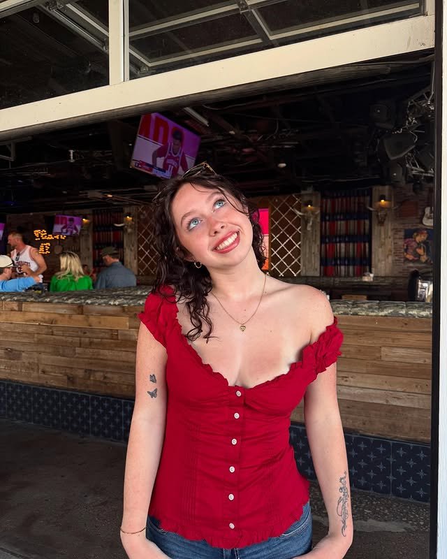 Sexy busty college teen Landri #jKMNDKRE