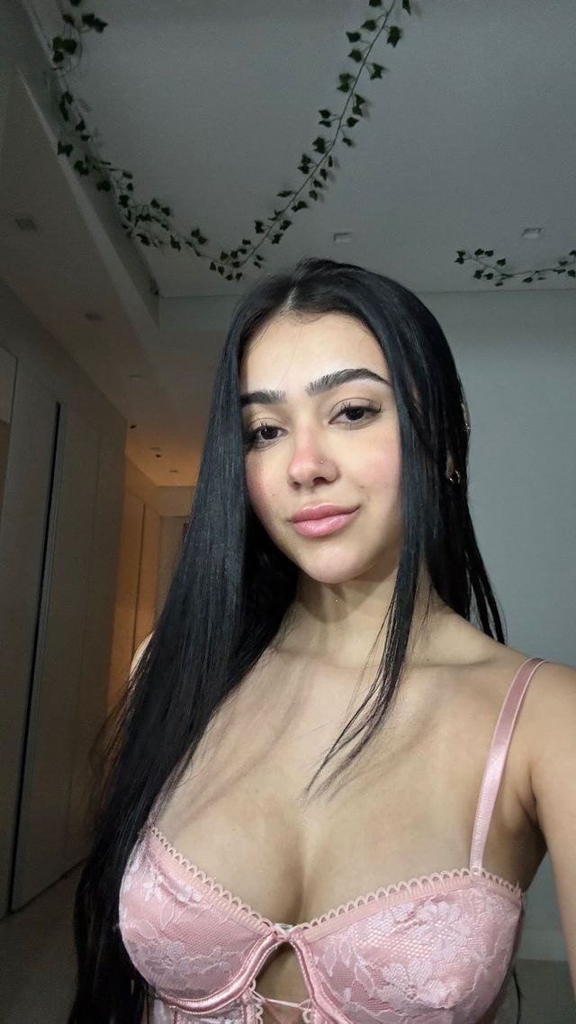 jnjczkmp Beca Barreto putinha #JnJCzKMp