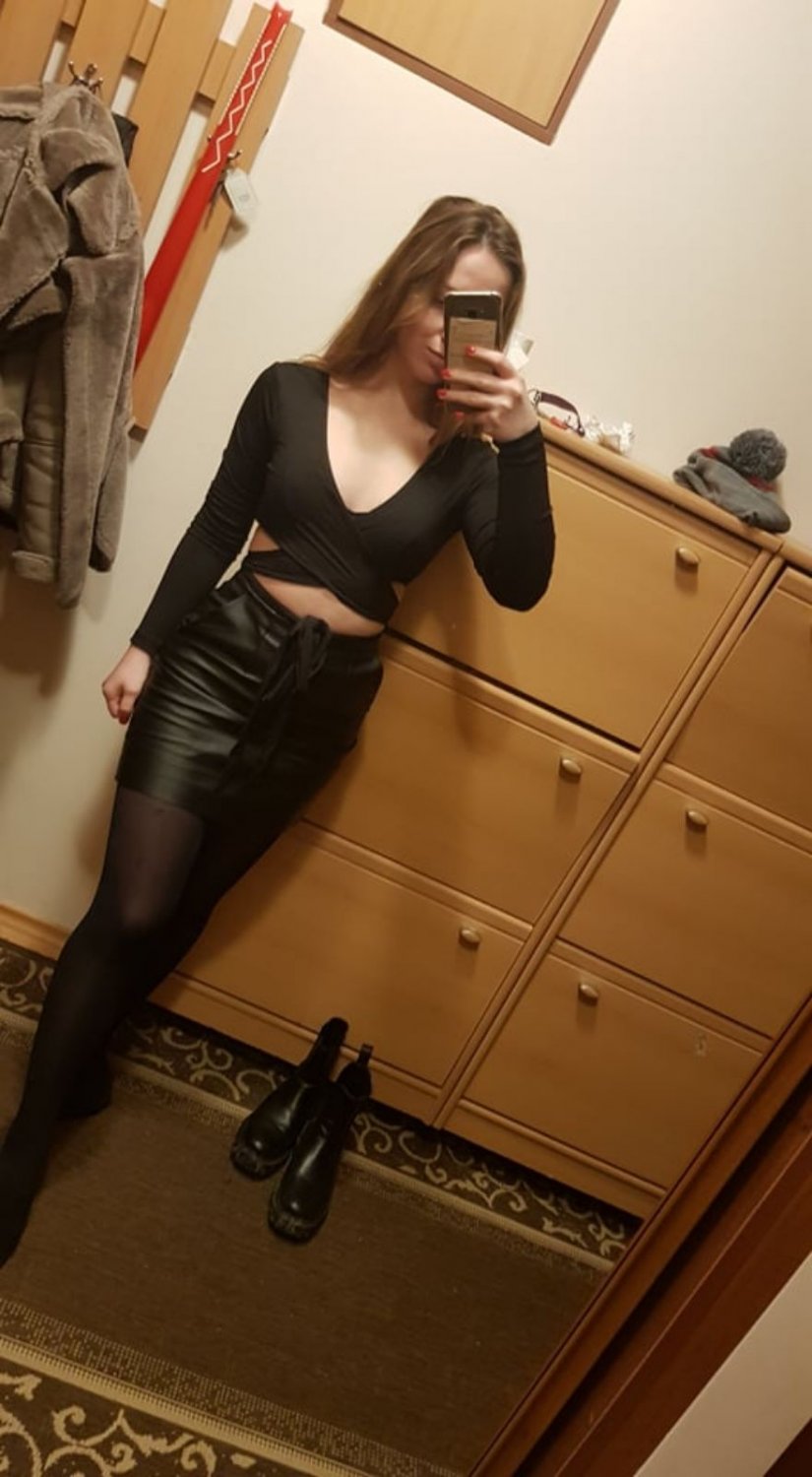 White Slut #Jy2cyUMb
