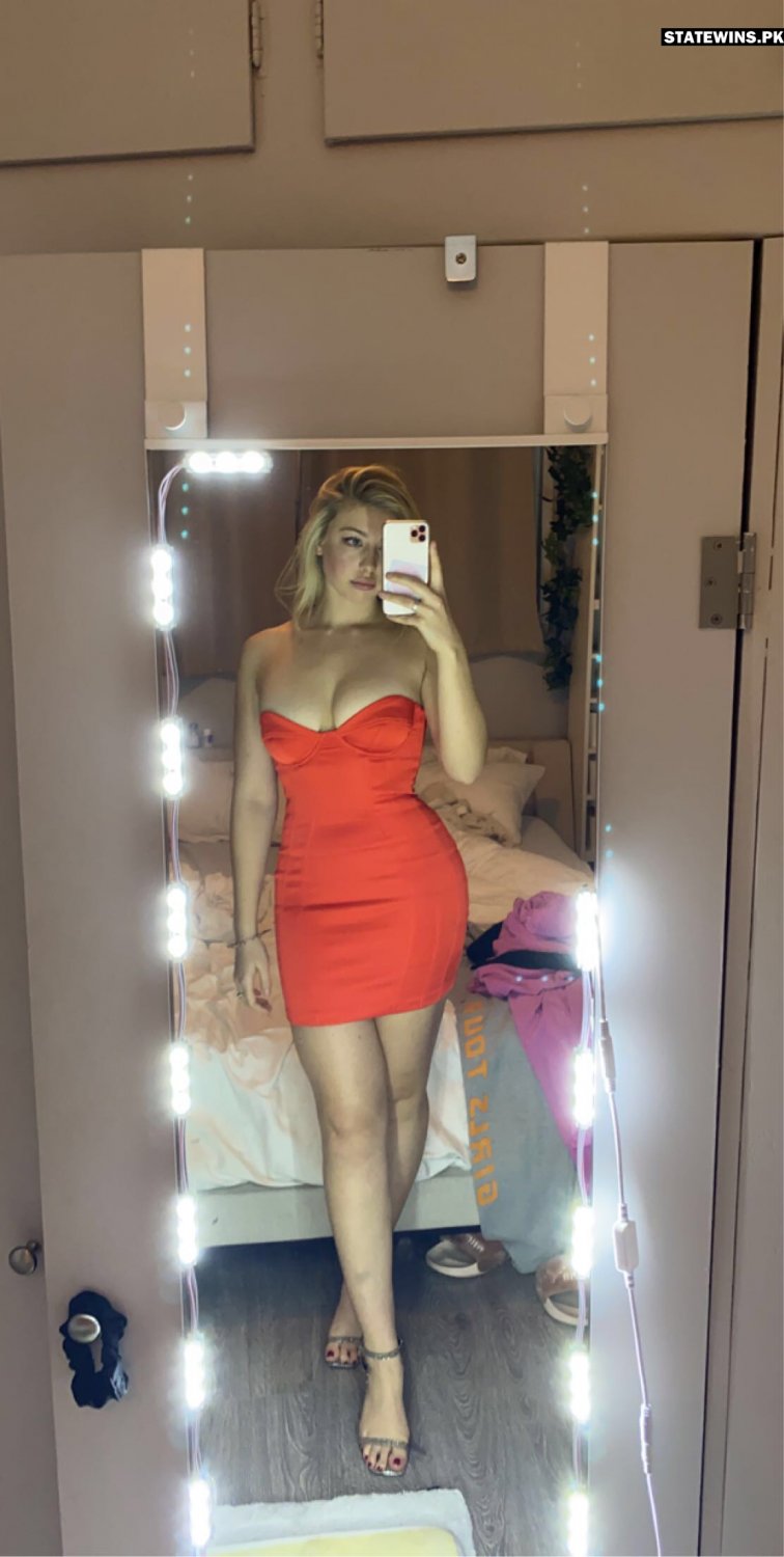Clubhouse blonde bombshell Amber S #KA0u6mpJ