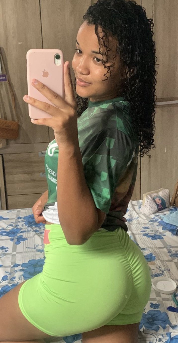 Amiga Rabuda de um seguidor #kAS2gXnr