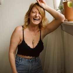 Even a bra can’t even hold those heavy milkers up. Fucking udders