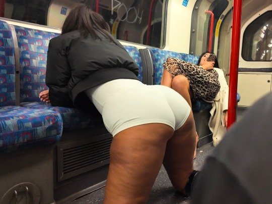 Drunk Girl Teasing #kiTnFRZu