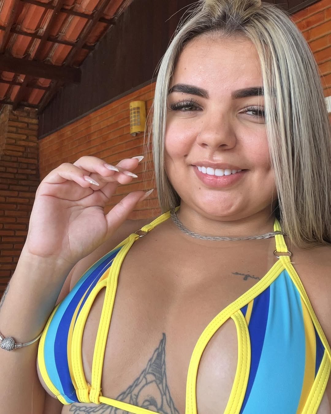 kqtwuknc Gostosa de recife muito safada essa putinha #KqtwUKNC