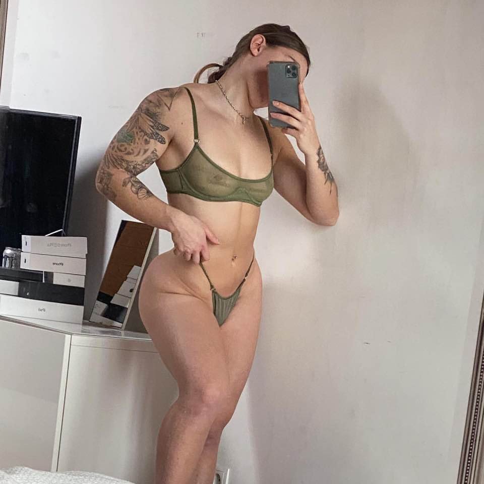 Ronja Passau the Gym Slut from German, kik me for same 45h23 #KuQYJLq2