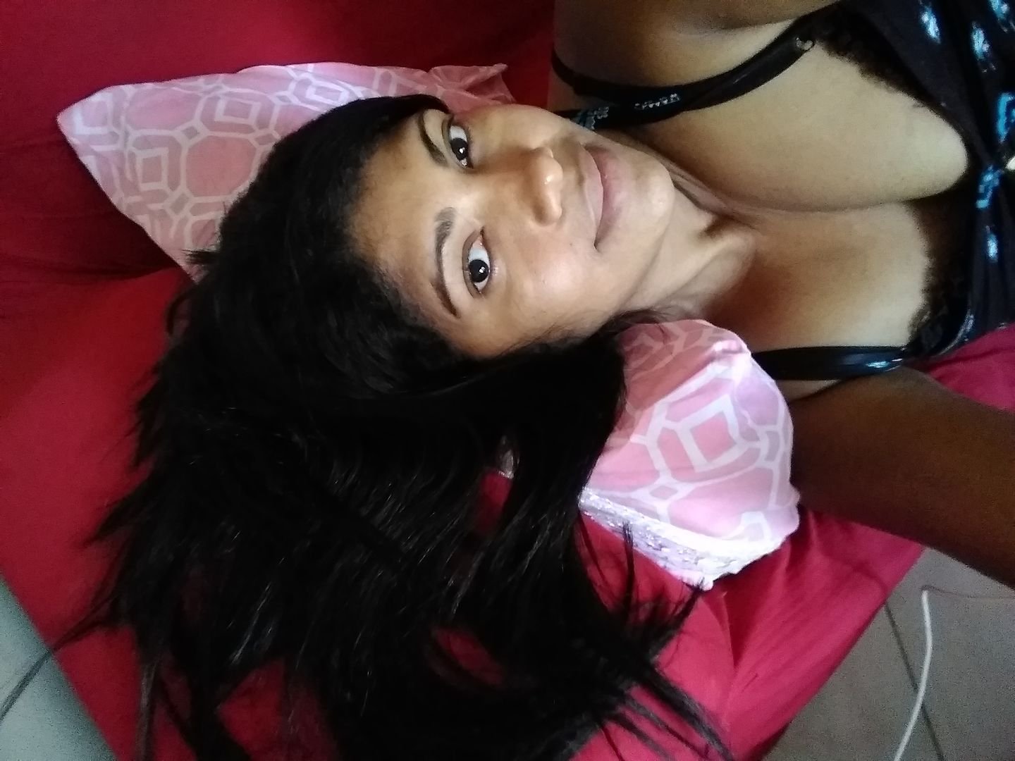 Morena Iris #KVbcJGzY