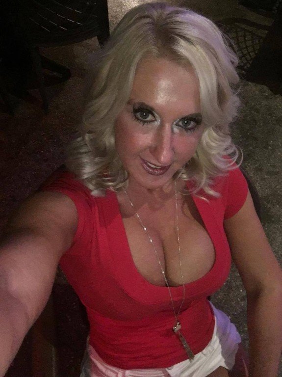 Blonde cougar #kVY36YQB