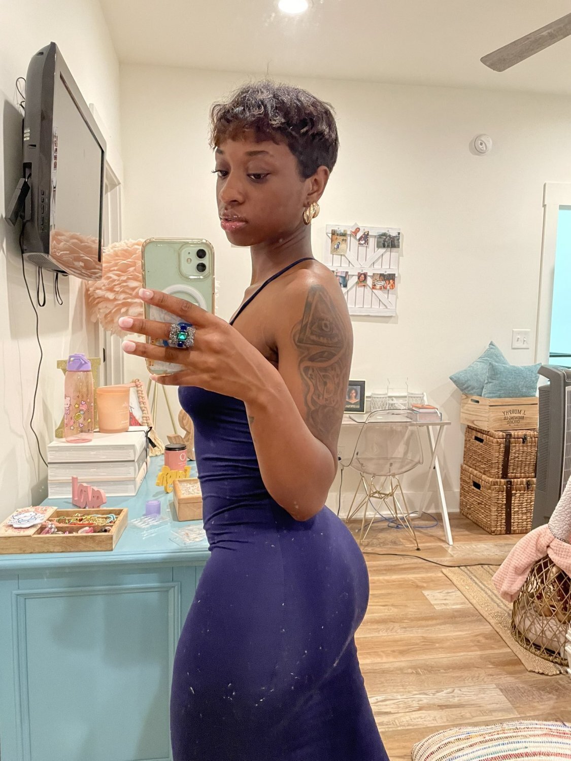 Dark Skin Tomboy Short Hair Baddie #kYt0Gfk5