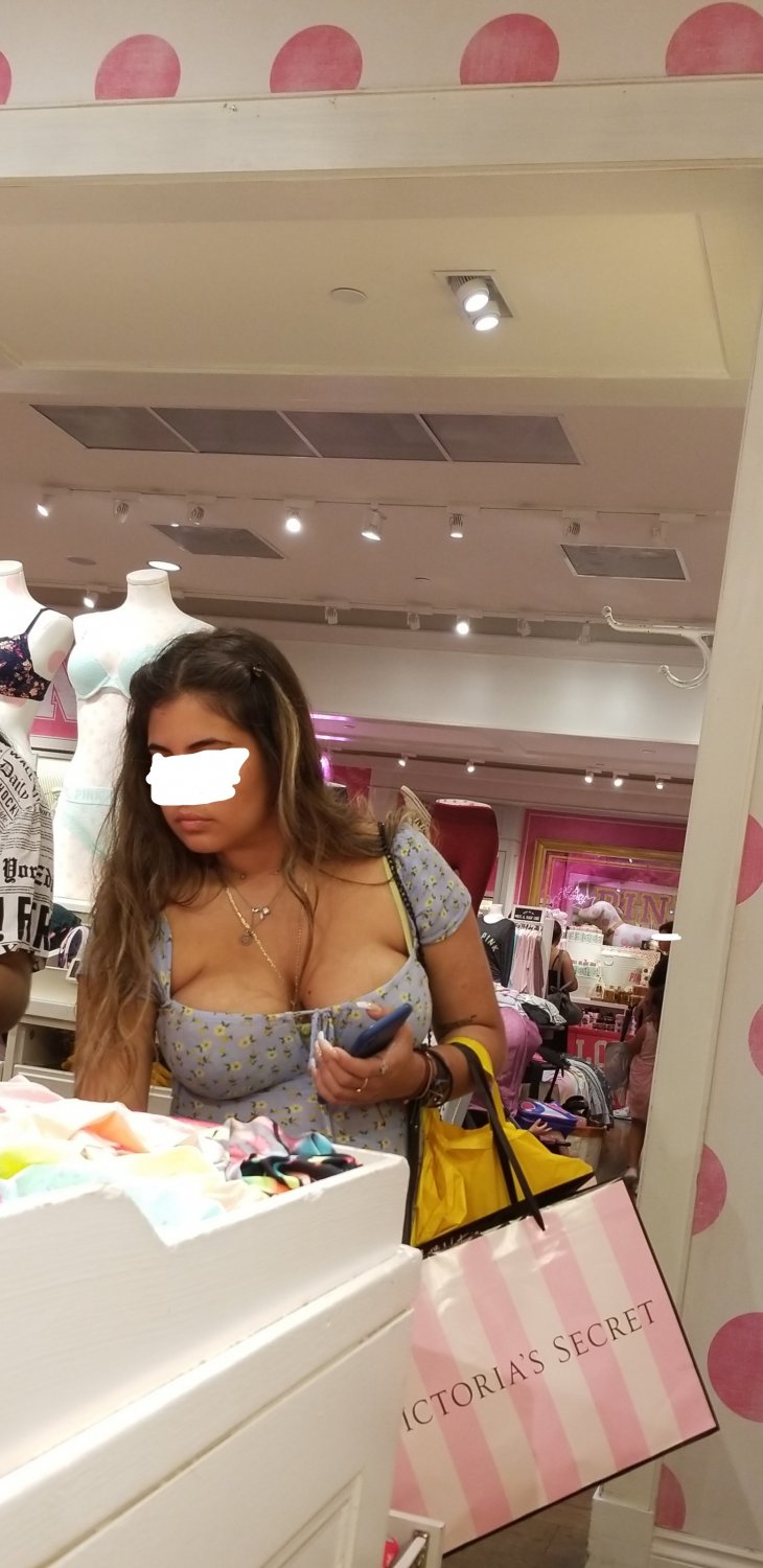 Latina babe dress cleavage #l3oiaTf6