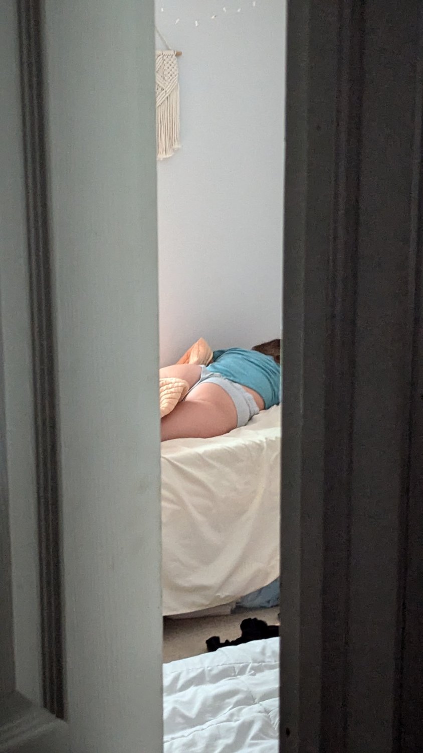 Sleeping sister in law shows off her ass #L9pzHa1g