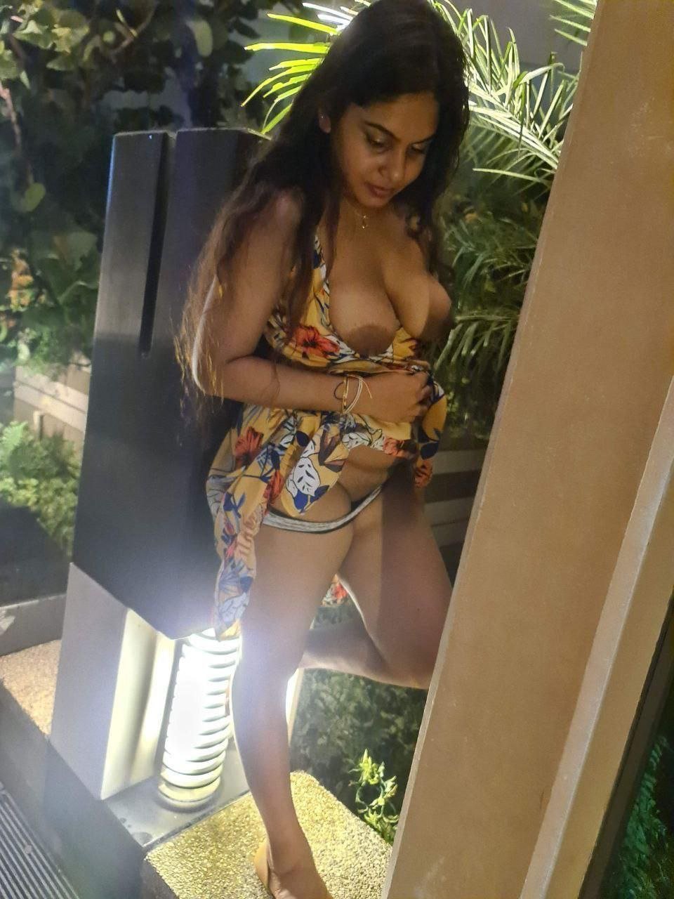 Sri Lankan Posh Girl Leak #LGiclqya