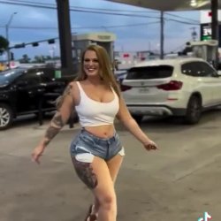 Bopper loves the attention she gets for having a Phat ass 😈 Stupid Thot is our entertainment