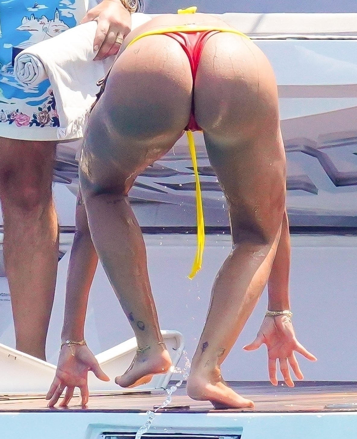 anitta P U T A é Pouco #lLsHJ0xr