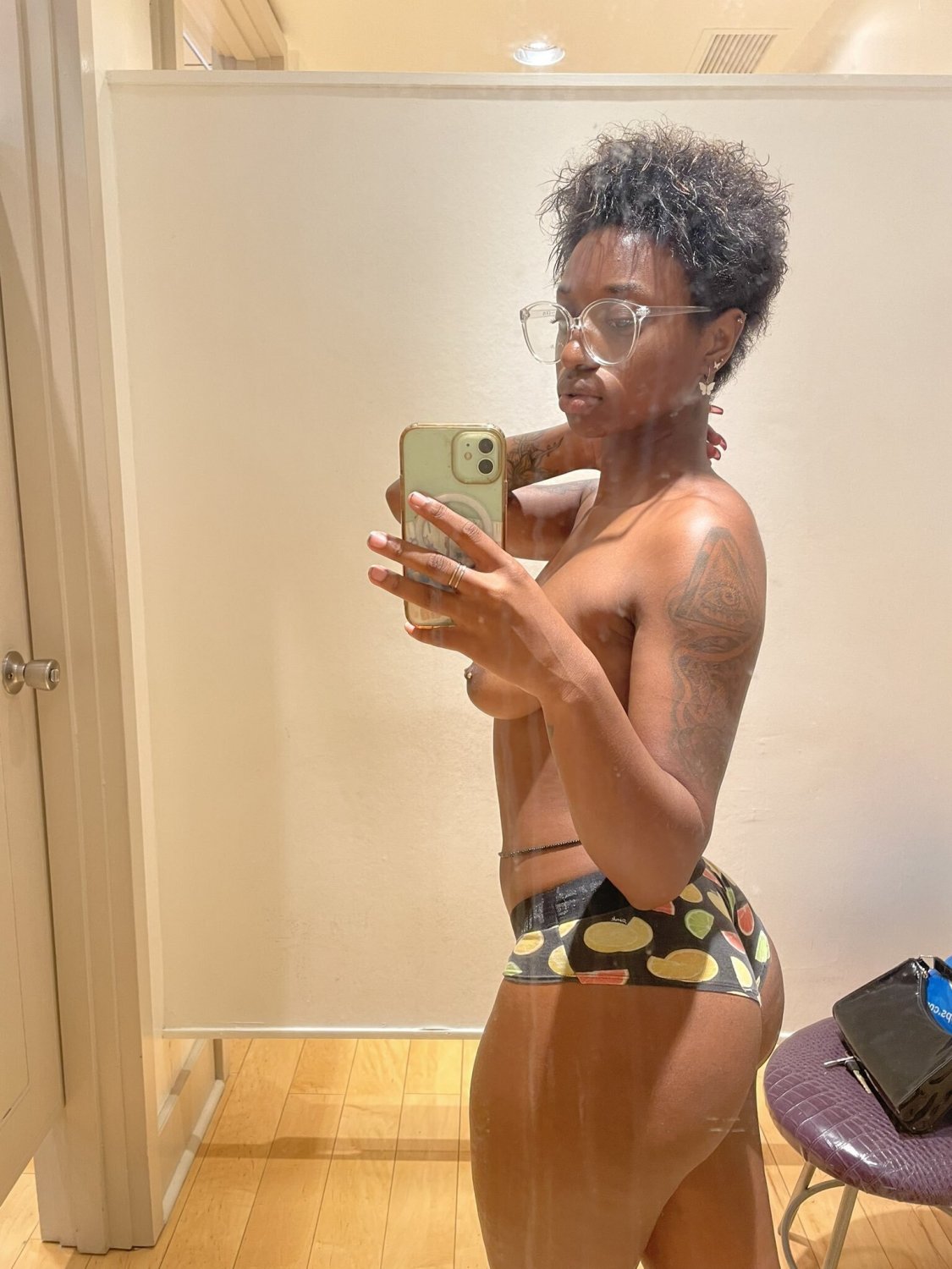 Dark Skin Tomboy Short Hair Baddie #LpQgI0Ll