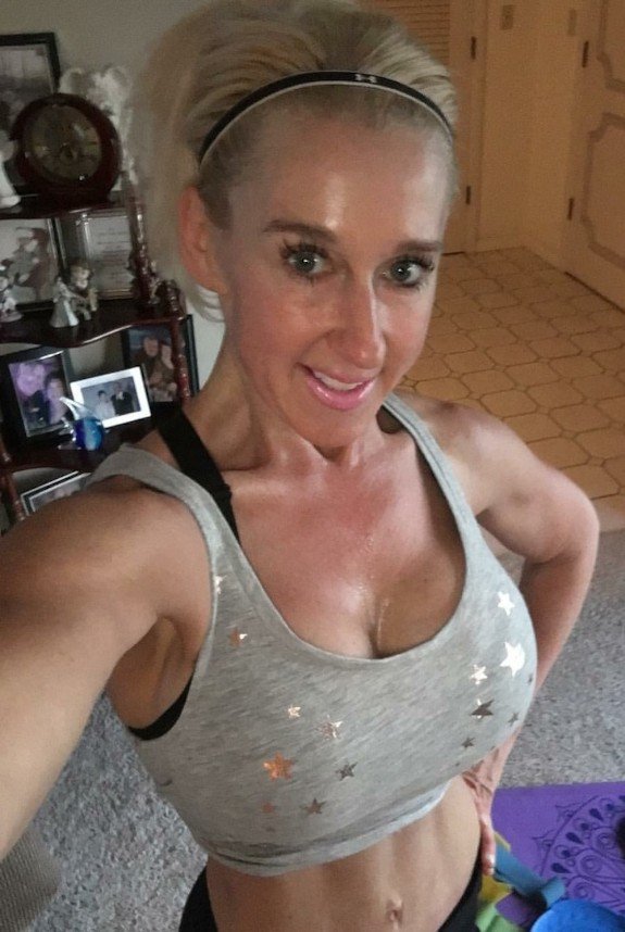 Blonde cougar #lVORUEtS