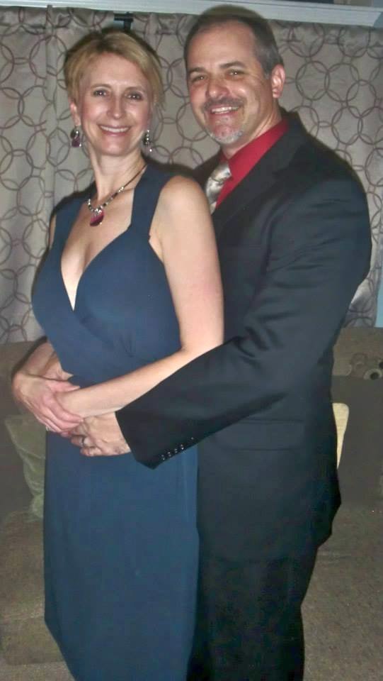 Wendy, a teacher, and Craig, a realtor #lxt4XNKo
