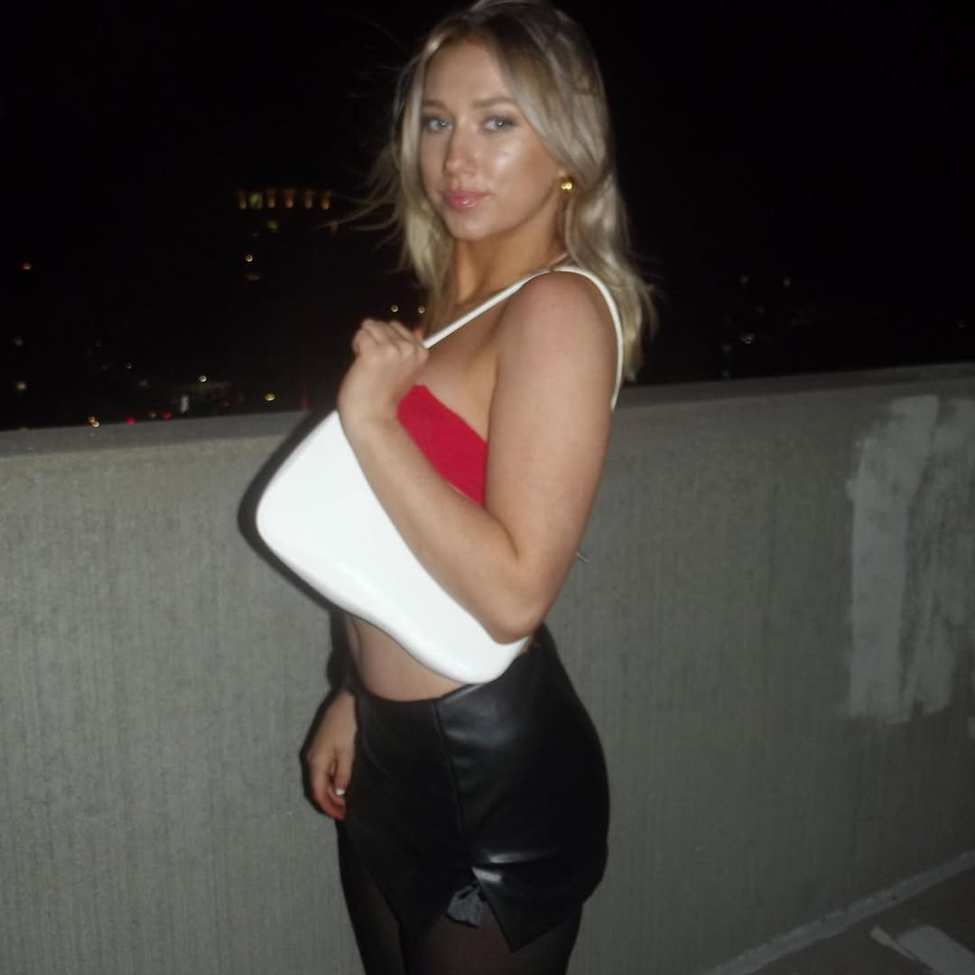 Hot Blonde Shared Girlfriend #Md13qf6y