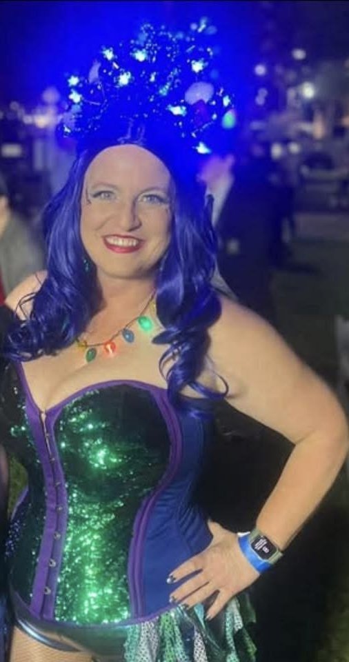 Wonder if Lorie or her husband realize that her big “gorgeous” tits have been seen by thousands #mghInlLQ