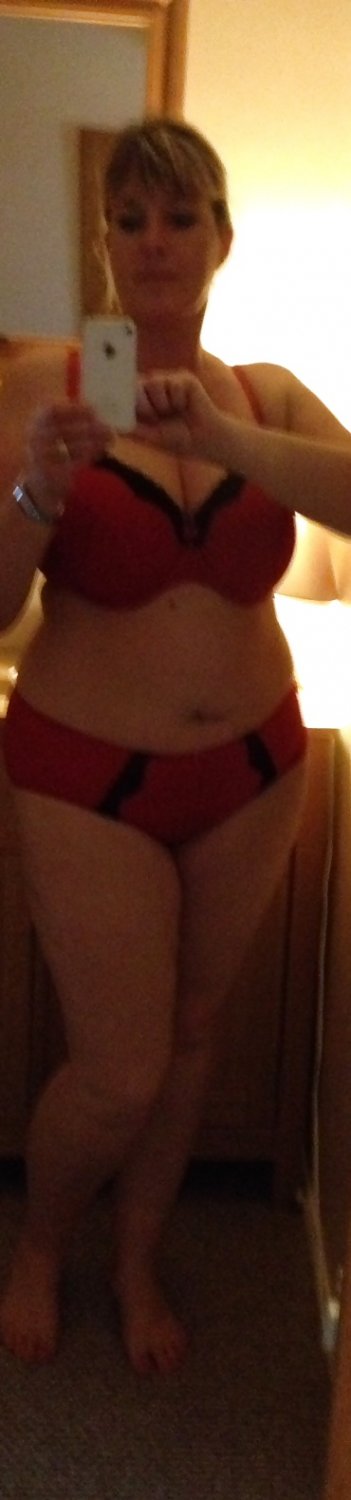 Lorraine - Shy UK Milf.   (pic2) #MHLXwskY