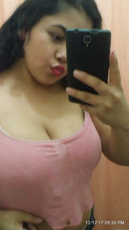 Latina gordinha mostrando os peitos #mi5CkhPp