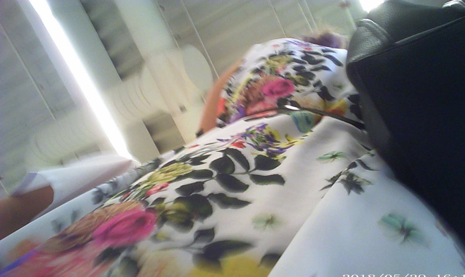 MILF Upskirt #miW34geC